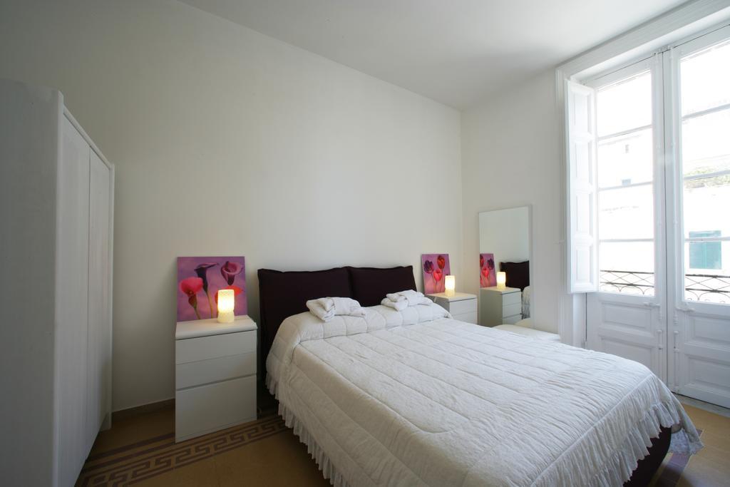 Scudaniglio Apartments Trapani Oda fotoğraf